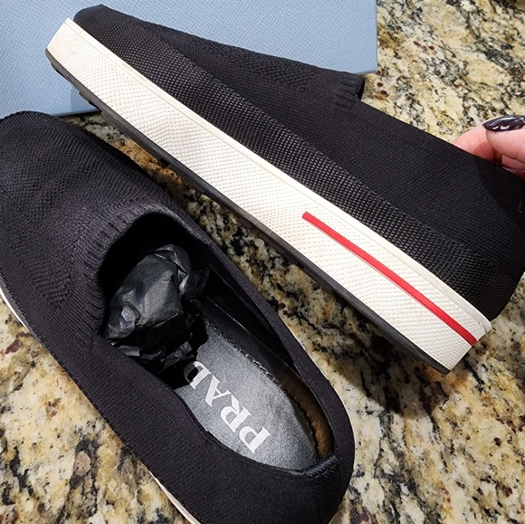 Prada sneaker. Used in excellent condition,  size 39 - Picture 4 of 13